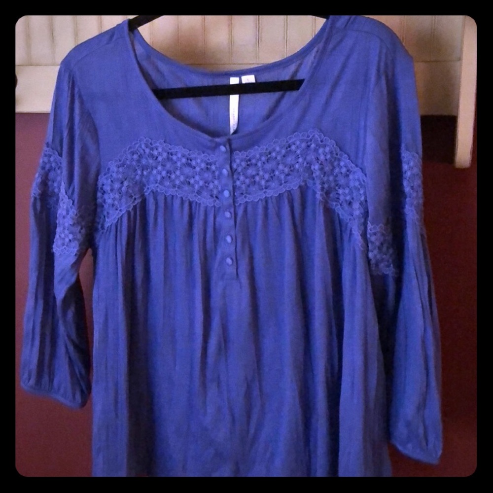 Super cute Lauren Conrad blouse